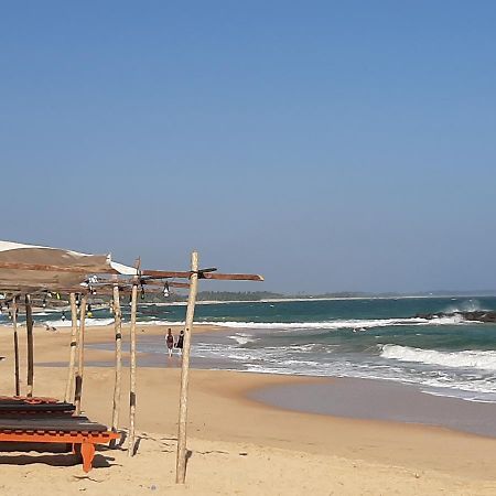 Отель Lobster Beach Тангалла Экстерьер фото