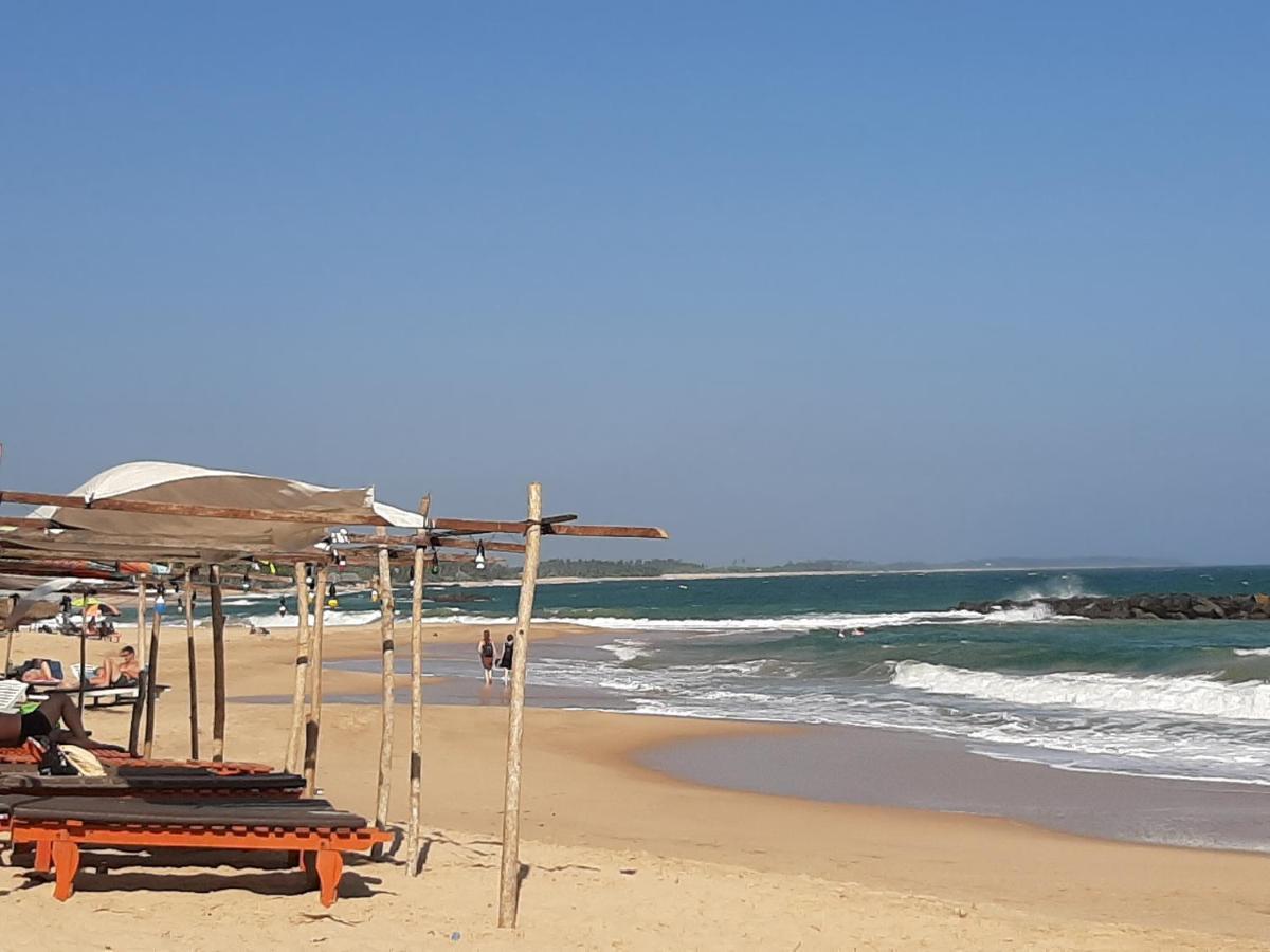 Отель Lobster Beach Тангалла Экстерьер фото