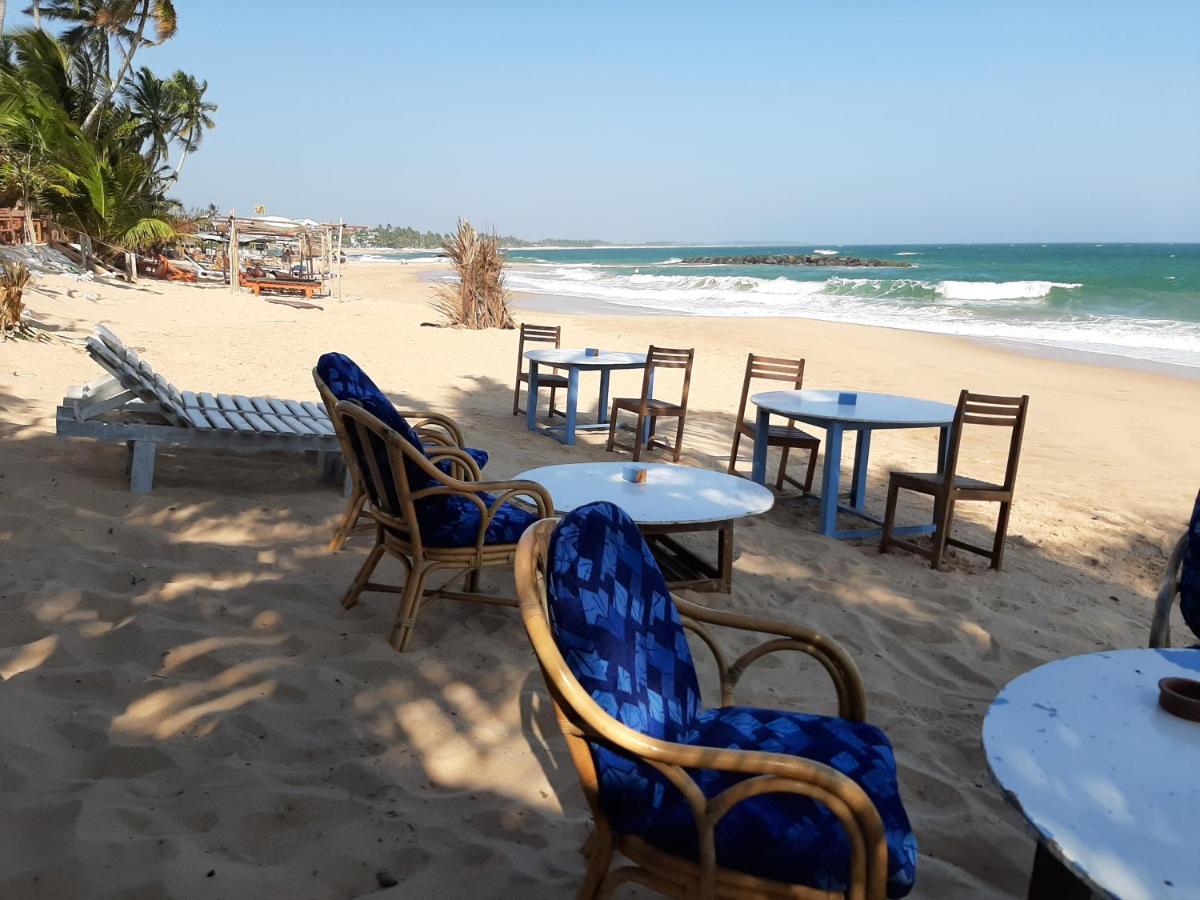 Отель Lobster Beach Тангалла Экстерьер фото