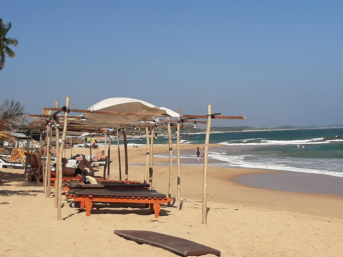 Отель Lobster Beach Тангалла Экстерьер фото