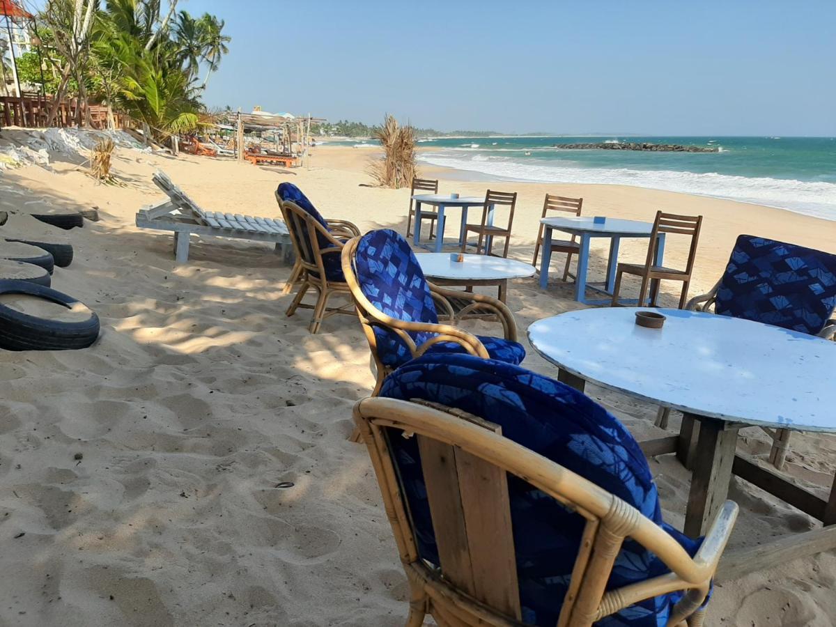 Отель Lobster Beach Тангалла Экстерьер фото