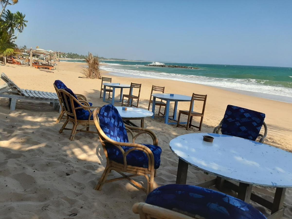 Отель Lobster Beach Тангалла Экстерьер фото