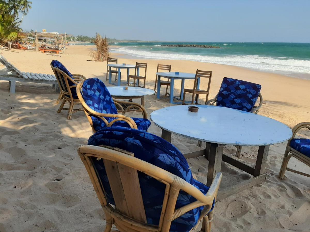 Отель Lobster Beach Тангалла Экстерьер фото